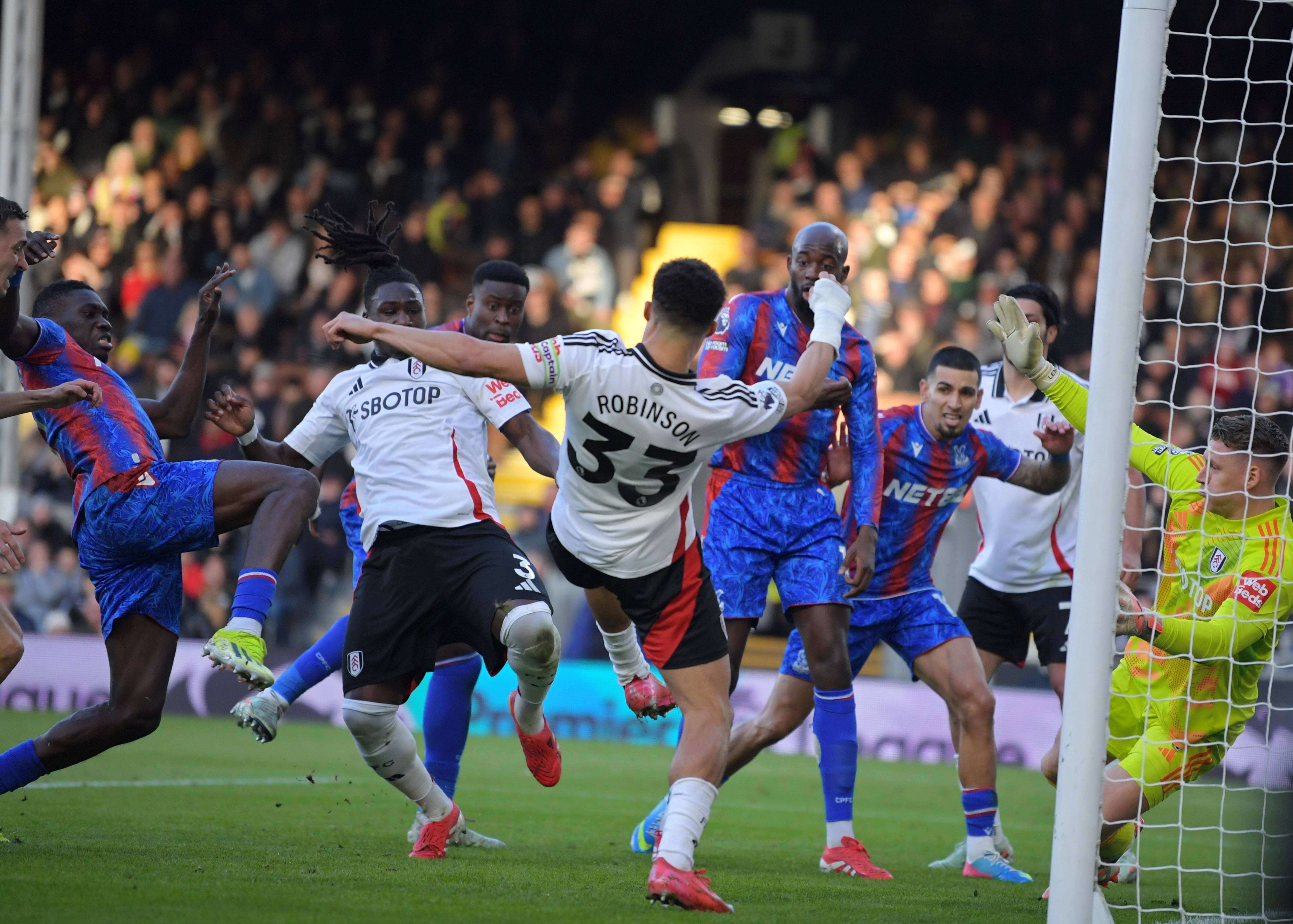 水晶宫主场平局，前锋表现出色