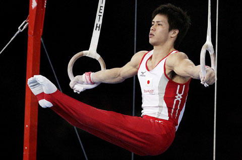 leyusport-日本体操选手完美表现，登顶领奖台